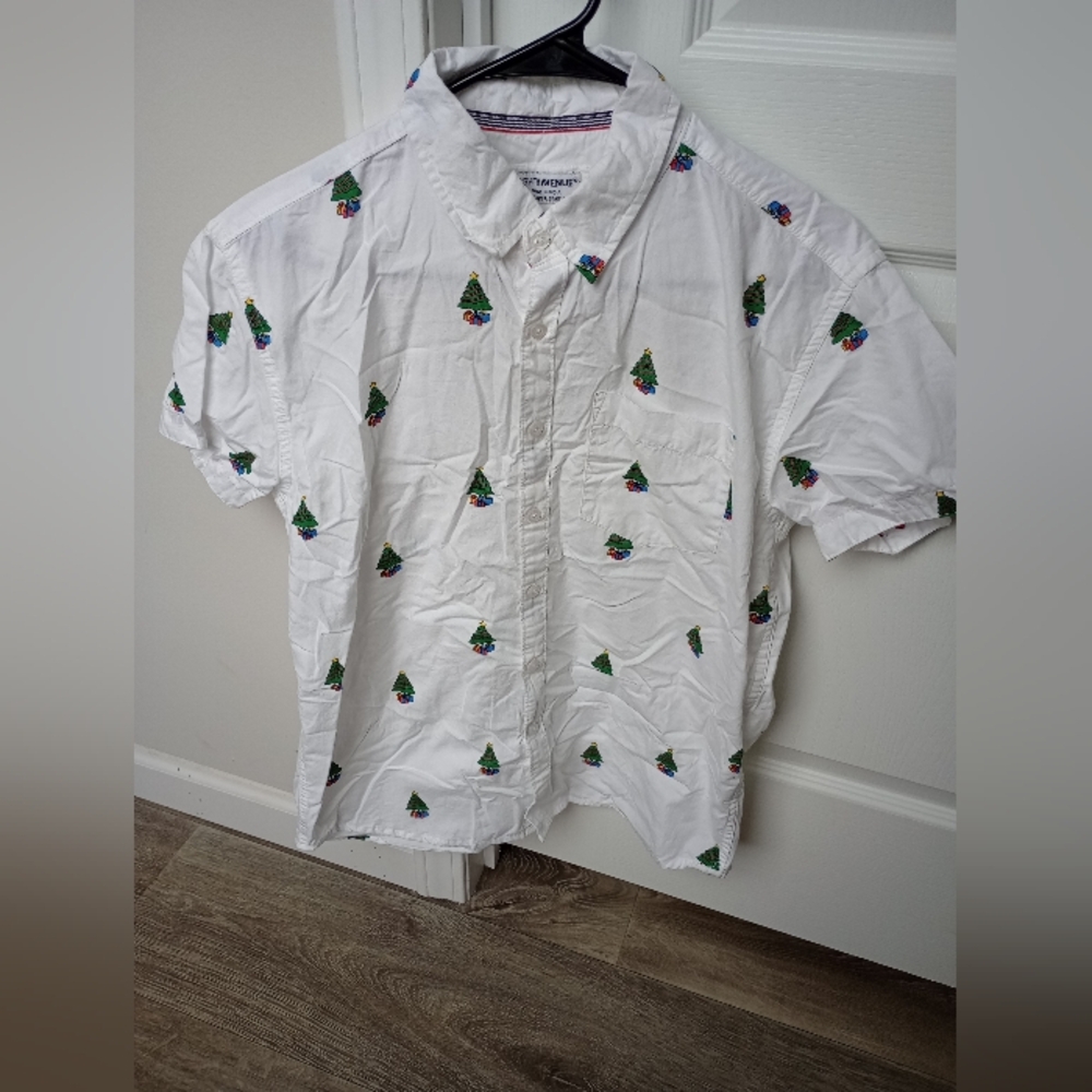 Eighth Avenue Christmas Button Up